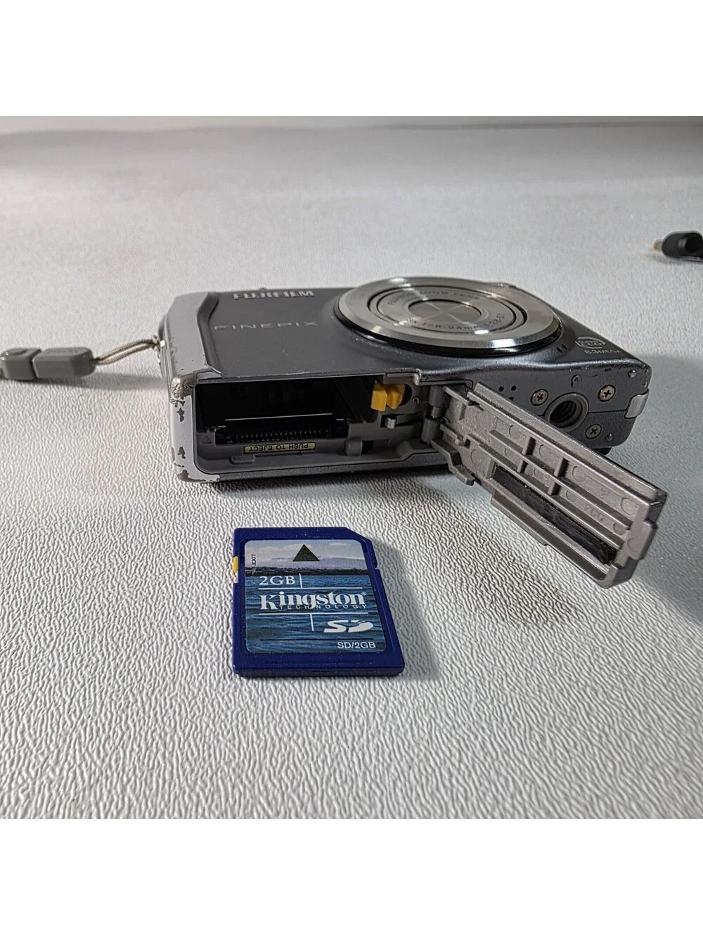 Fujifilm FinePix F Series 8.3MP Digital Camera | Model F45FD | NO BATTERY